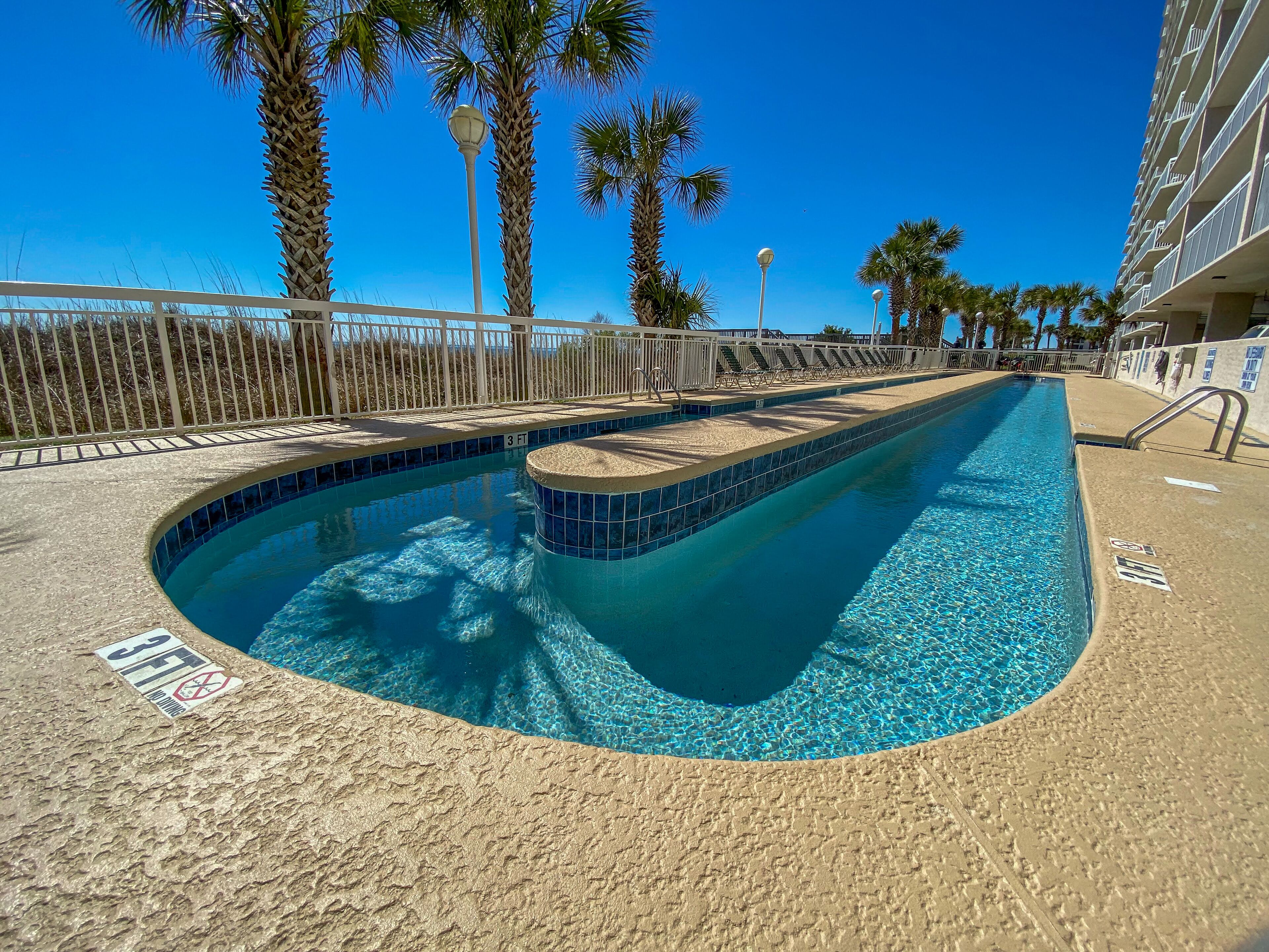 室内游泳池，室外游泳池