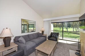 Flat-screen TV, fireplace - Gorgeous Golf Course View at Silverado (Napa)