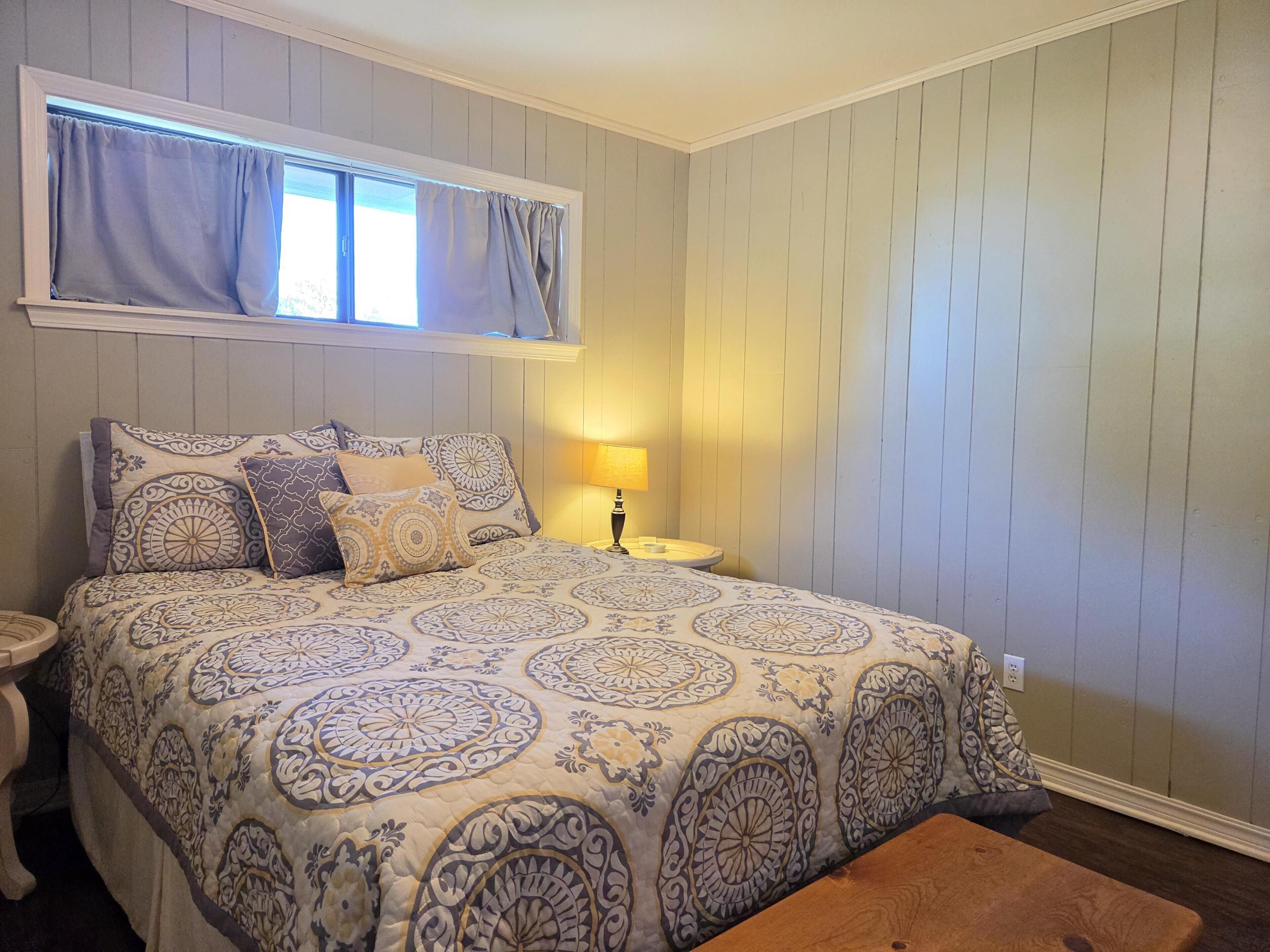 5 bedrooms, iron/ironing board, bed sheets