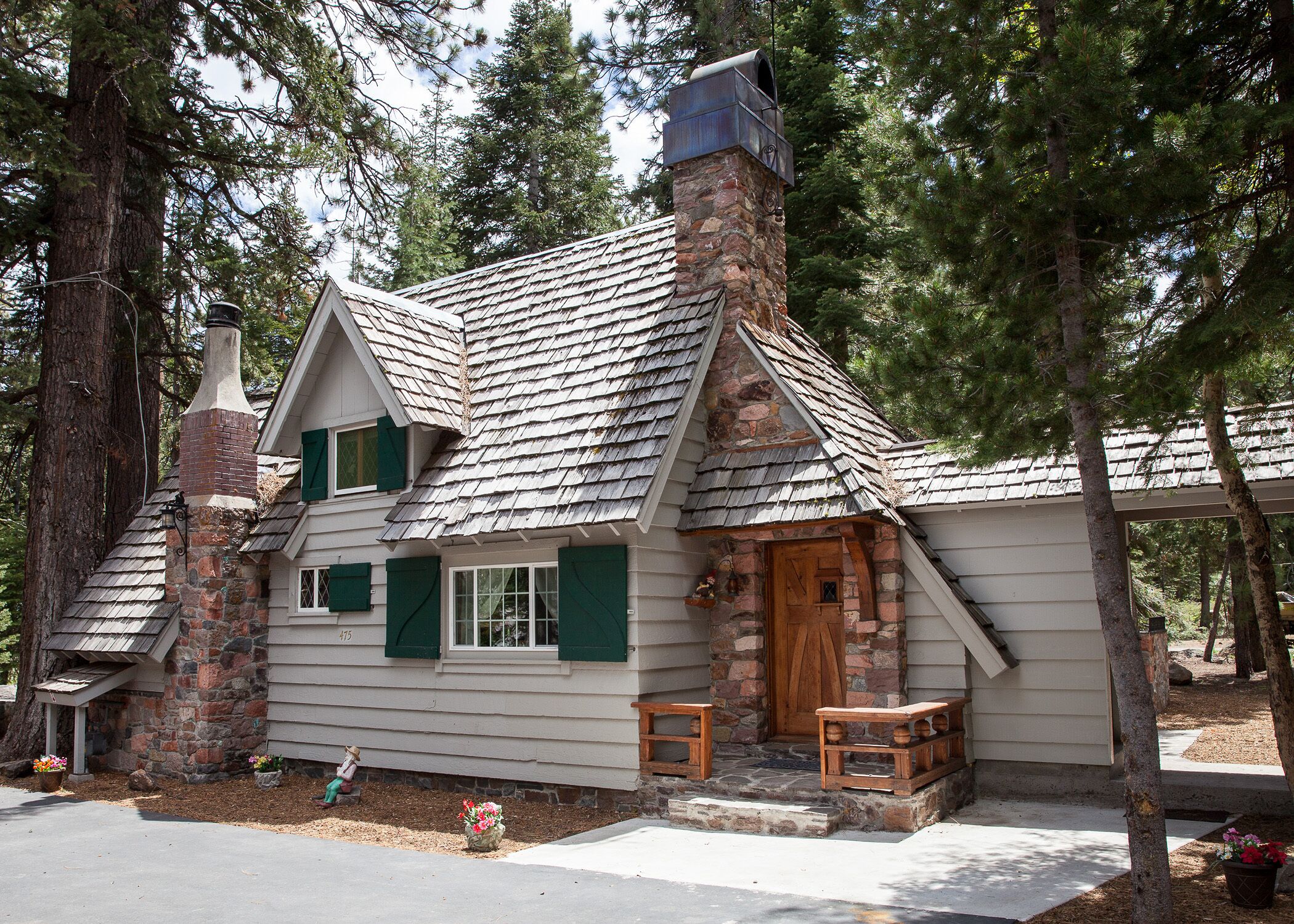 Cozy Lake Tahoe Getaway