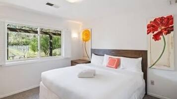 5 bedrooms, iron/ironing board, travel crib, WiFi (free)