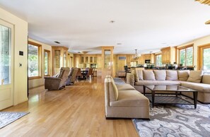 Smart TV, fireplace, table tennis, music library