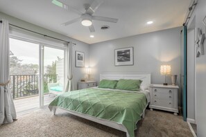 2 bedrooms, iron/ironing board, WiFi