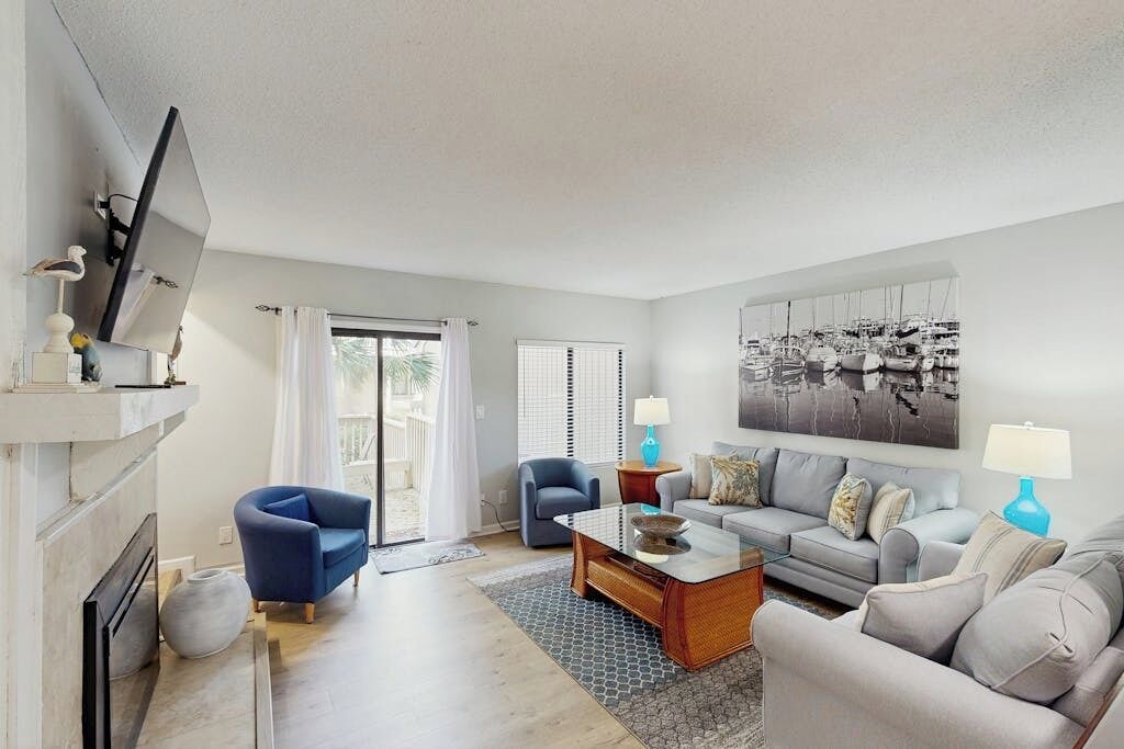 电视、DVD 播放器、书