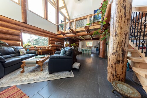    Alaskan Log Cabin