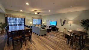 Taulutelevisio, pöytäjalkapallopöytä