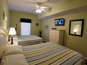 6 bedrooms, iron/ironing board, WiFi, bed sheets - MBV 6Br/5Ba - 304B (Myrtle Beach)