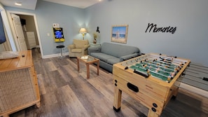 Flat-screen TV, foosball - MBV 6Br/5Ba - 304B (Myrtle Beach)
