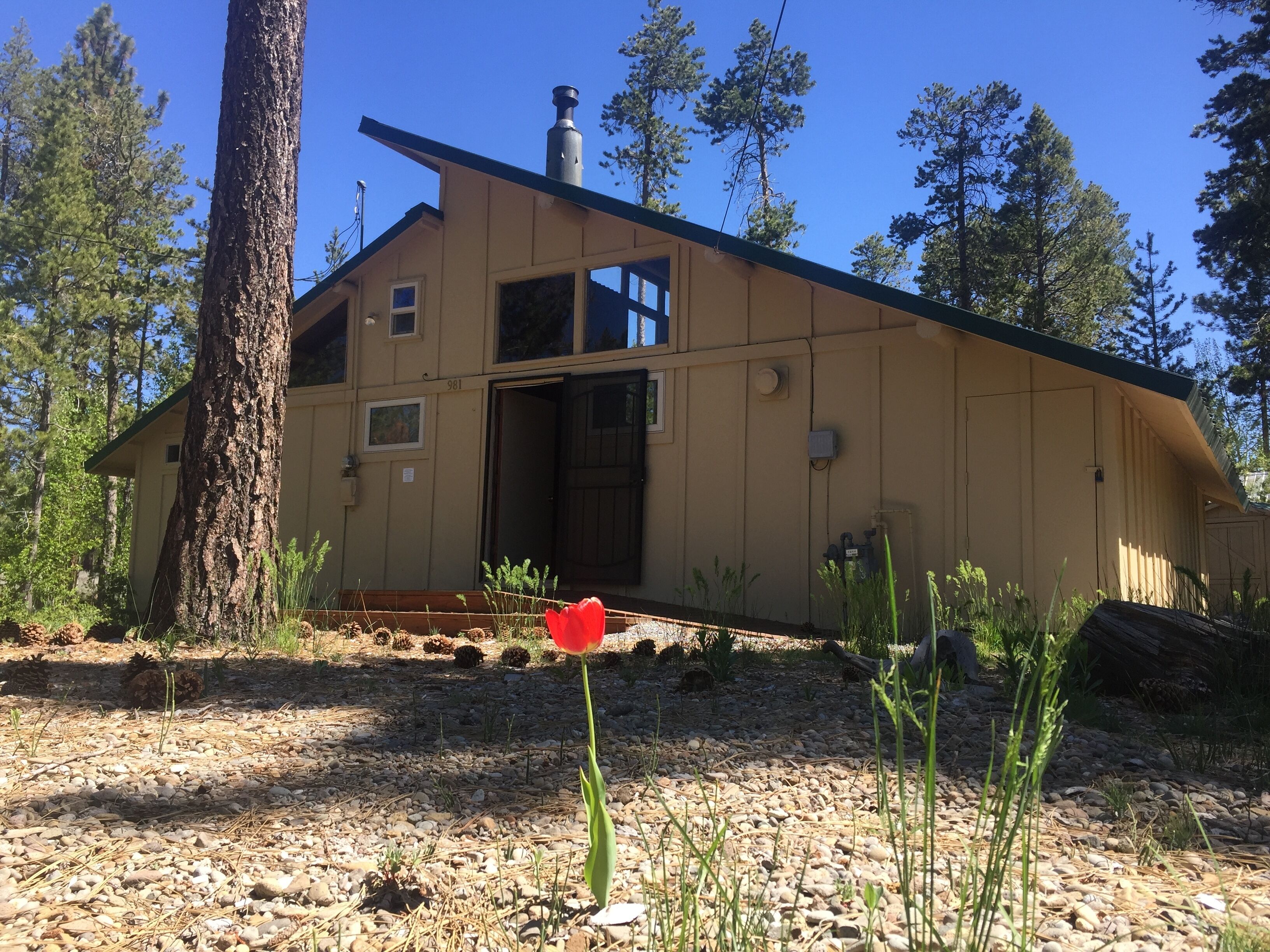 Private Community - 1 Block to Lake Front - Fully Furnished