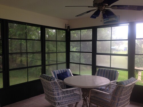 Comfy House Near River And Beach