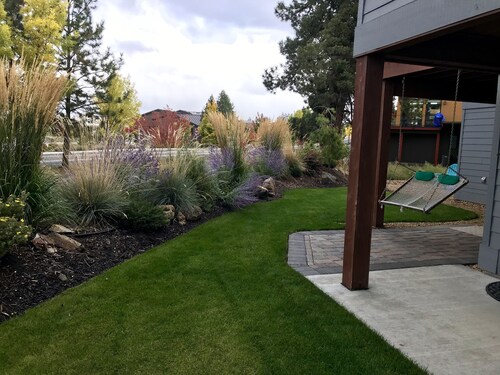 WOW-Great location, river access, trails, Old Mill, downtown and the mountain.