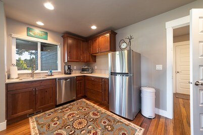 WOW-Great location, river access, trails, Old Mill, downtown and the mountain. 