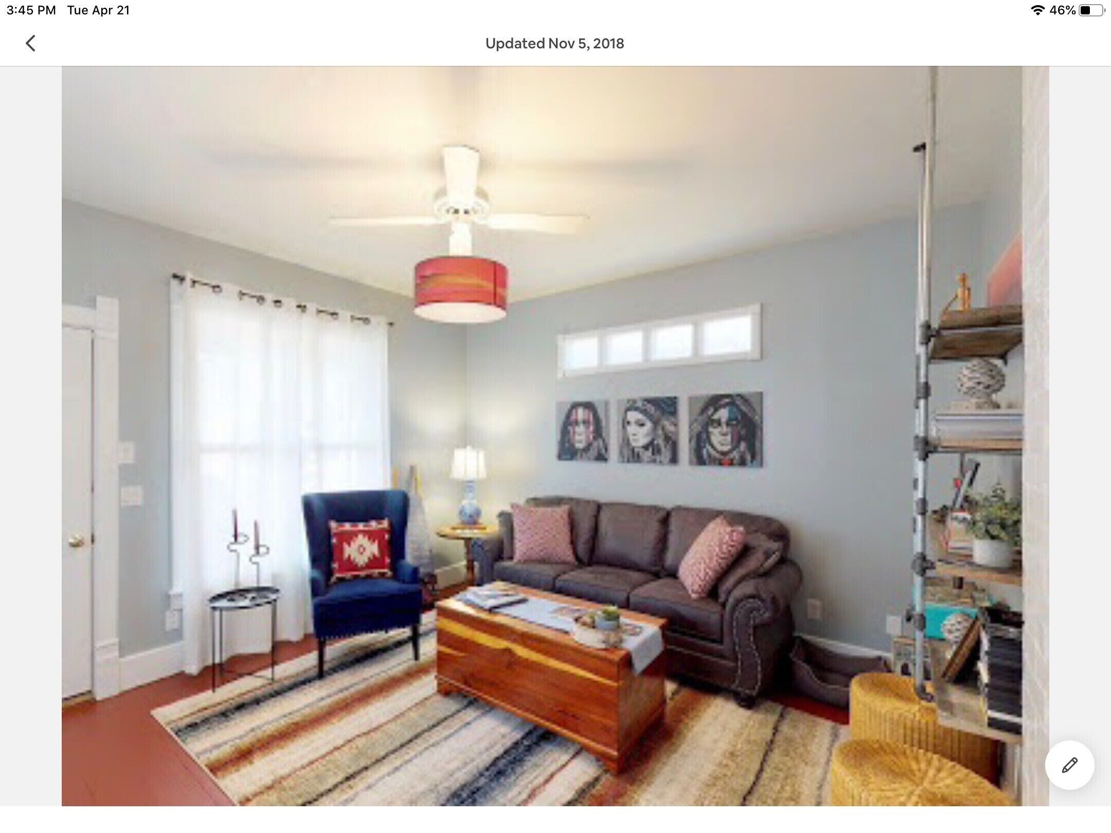 Charming Blue Bungalow Downtown Historic Montrose