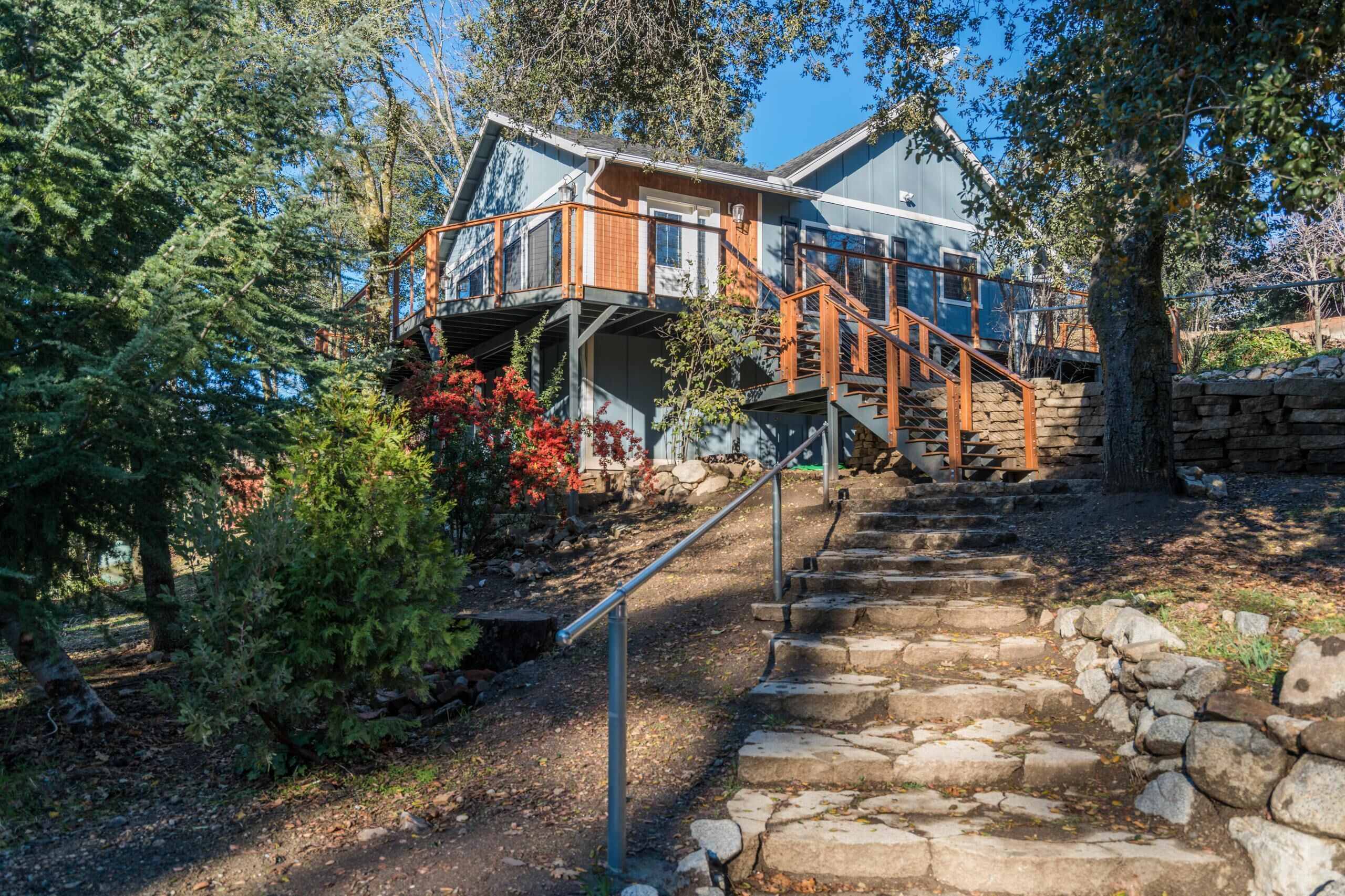 JULIAN MOUNTAIN COTTAGE a.k.a "THE TREEHOUSE"