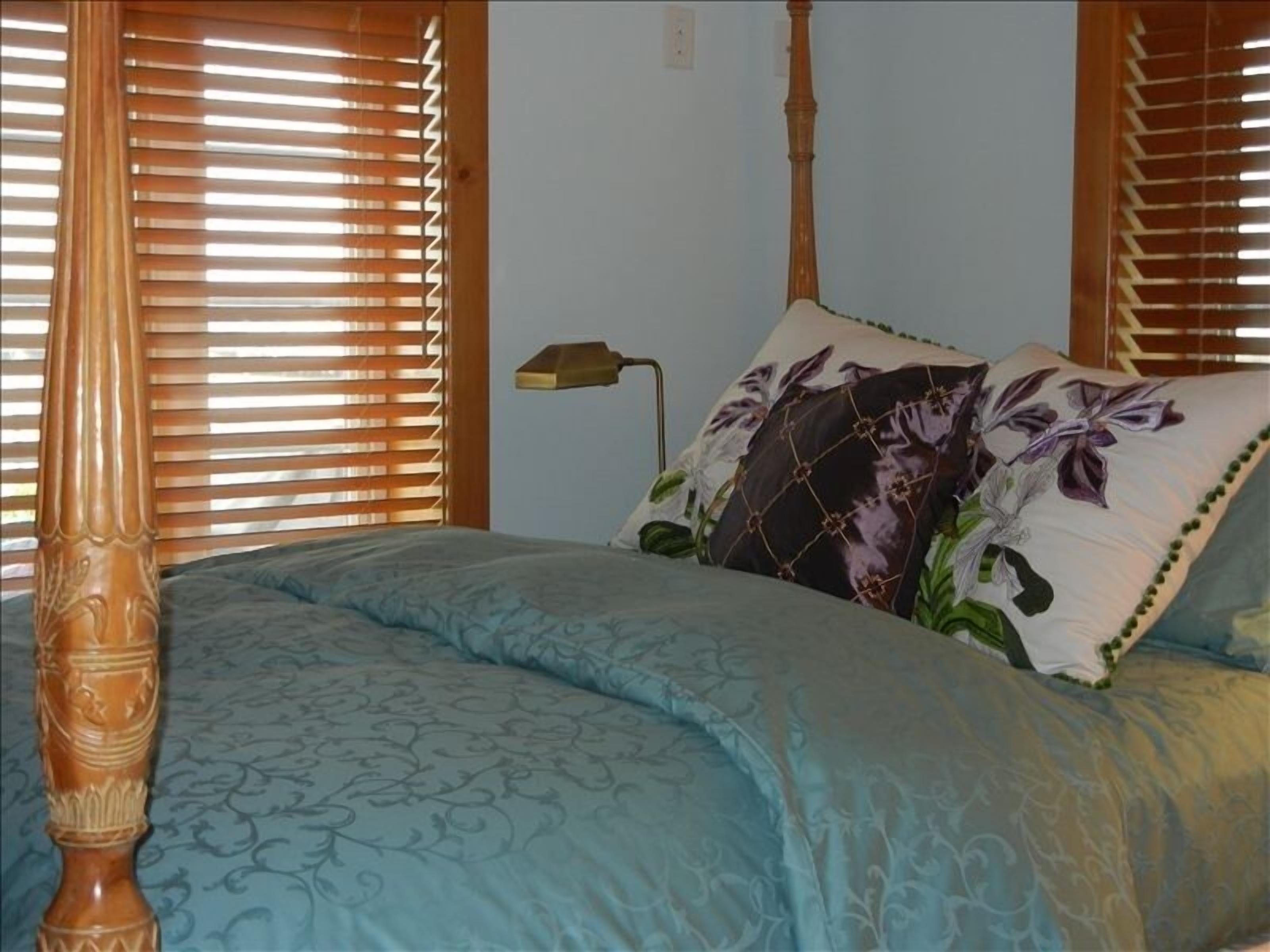 Waterfront Cottage With Private Beach & Pier - James River - Williamsburg Area