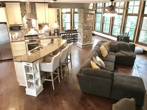 Smart-TV, Kamin, DVD-Player, Tischfußball