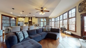 Smart-TV, Kamin, DVD-Player, Tischfußball