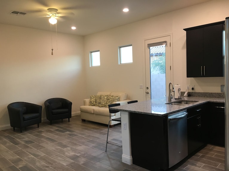 Private One Bedroom Furnished Unit In Rancho Vistoso Eagles Summit Subdivision - Catalina, AZ