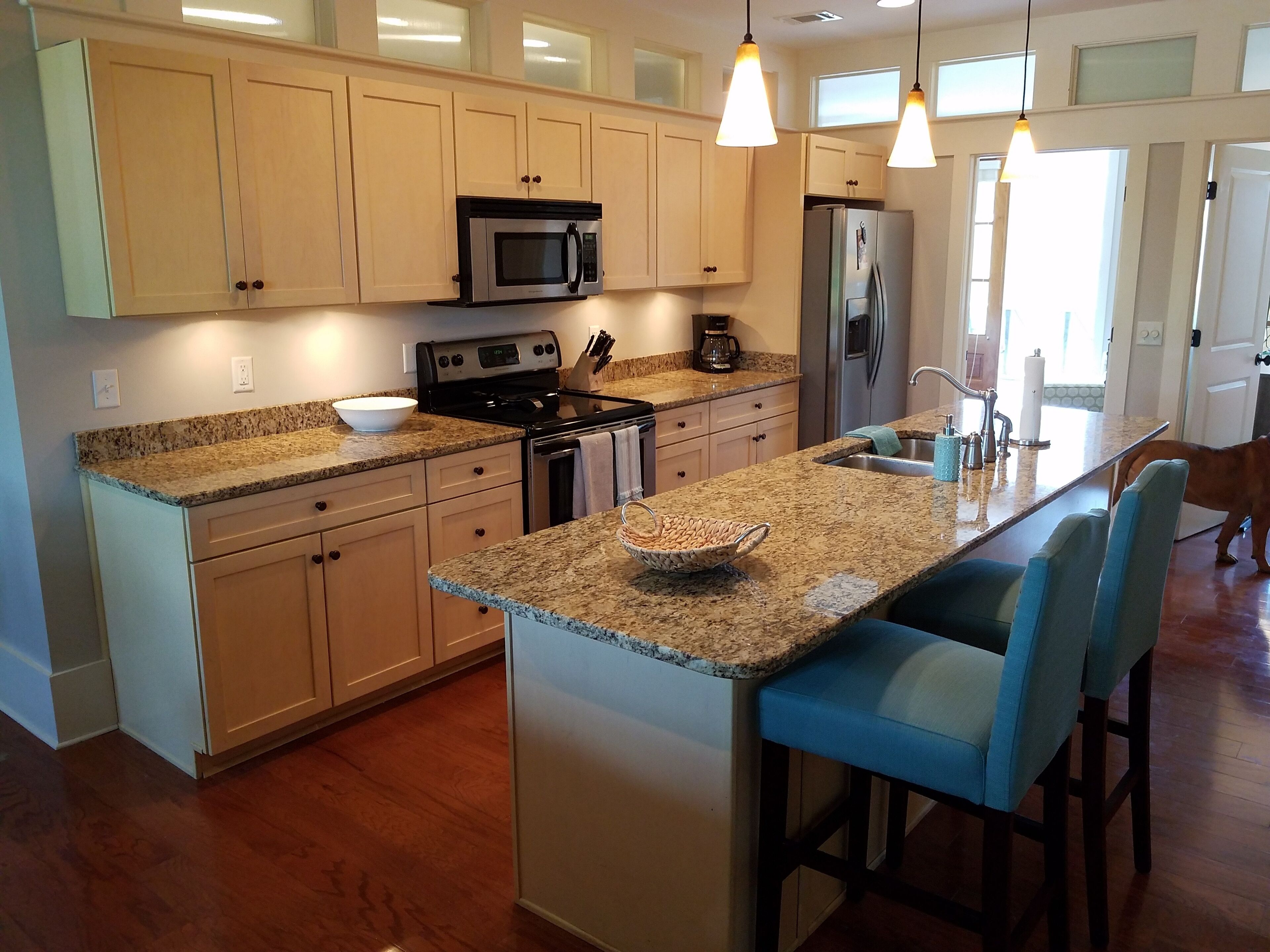 Now booking long term winter rentals! Enjoy the low country, pet friendly condo 