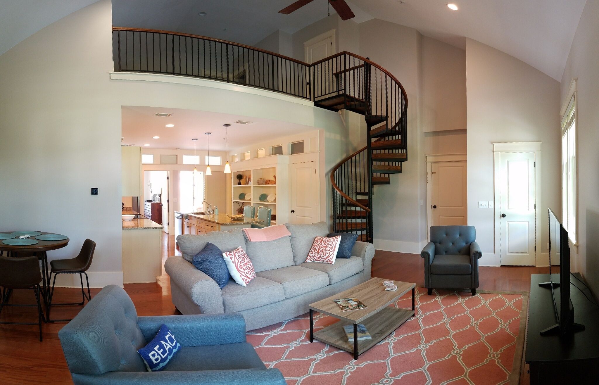 Now booking long term winter rentals! Enjoy the low country, pet friendly condo 