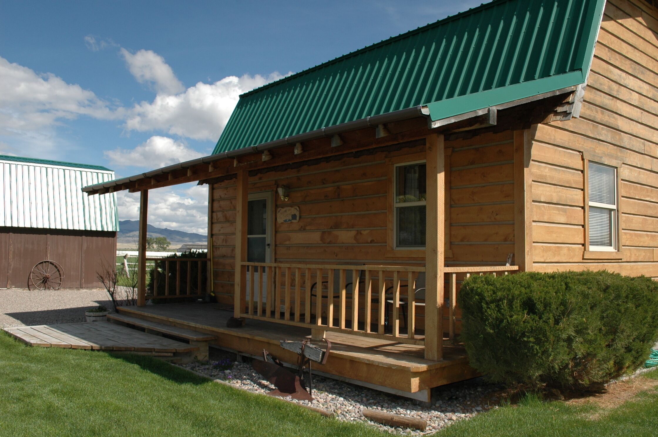 Cozy Cabin - Prime Fly Fishing, Hunting or Vacation - Very CLEAN & Comfy-Montana