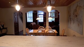 Dining - Quaint with the Perfect Location Row House in Killarney Town Centre (Killarney)