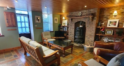 Quaint with the Perfect Location Row House in Killarney Town Centre