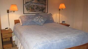 3 chambres, fer et planche à repasser, Wi-Fi, draps fournis