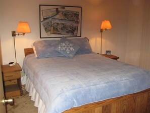 3 habitaciones, tabla de planchar con plancha, wifi y ropa de cama 