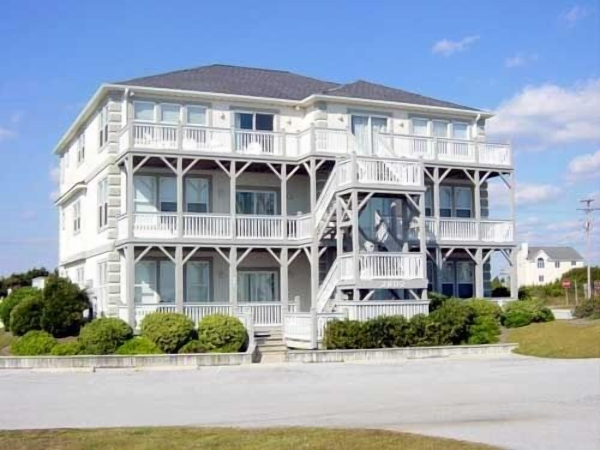 Sunny, ocean view, open weeks