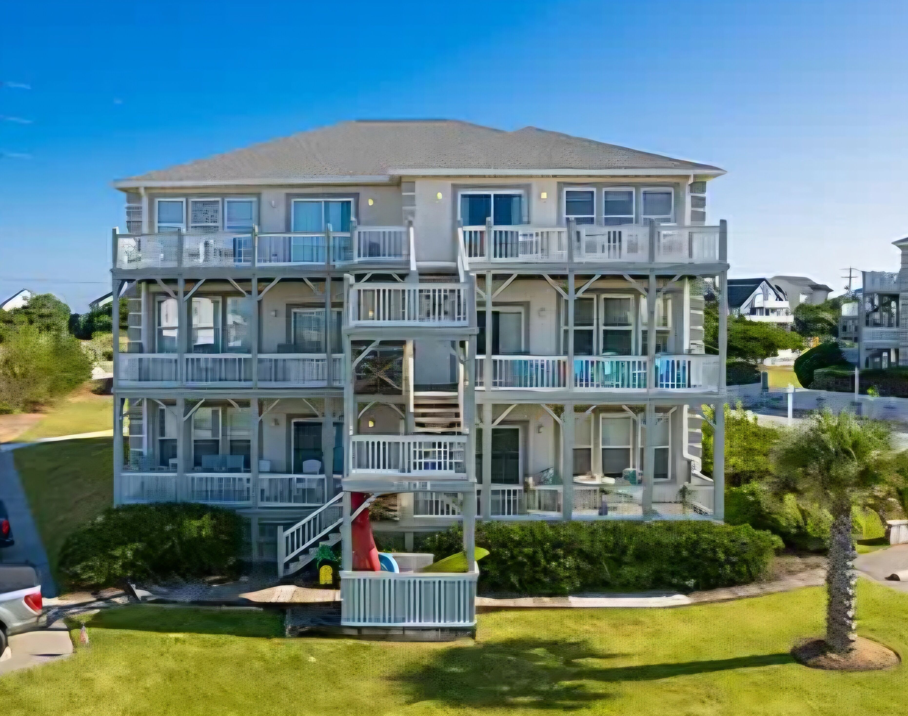 Sunny, ocean view, open weeks