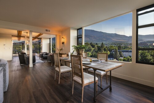 Curated Penthouse Downtown Unparalleled Views of Sierras, Casinos, Truckee River