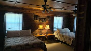 2 bedrooms, desk, free WiFi, bed sheets