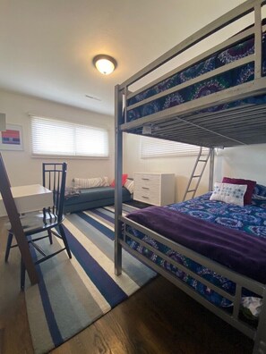 3 bedrooms, free WiFi, bed sheets - On the water in Pacific Grove (Pacific Grove)