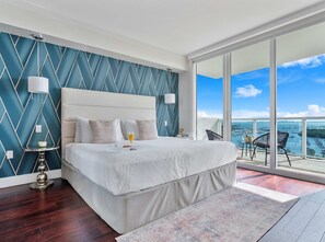 1 bedroom, iron/ironing board, travel cot, WiFi - MVR - Live Like Royalty Above Biscayne Bay (Miami)