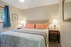 4 Schlafzimmer, Schreibtisch, Bügeleisen/Bügelbrett, Reisekinderbett