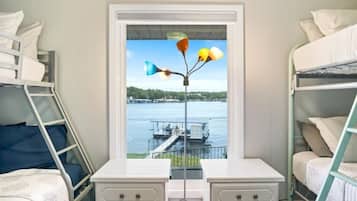 4 bedrooms, desk, iron/ironing board, travel crib