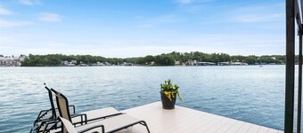 SUPER CLEAN! private dock & lrg outdoor living w/ bar - big cove w kayak & SUP