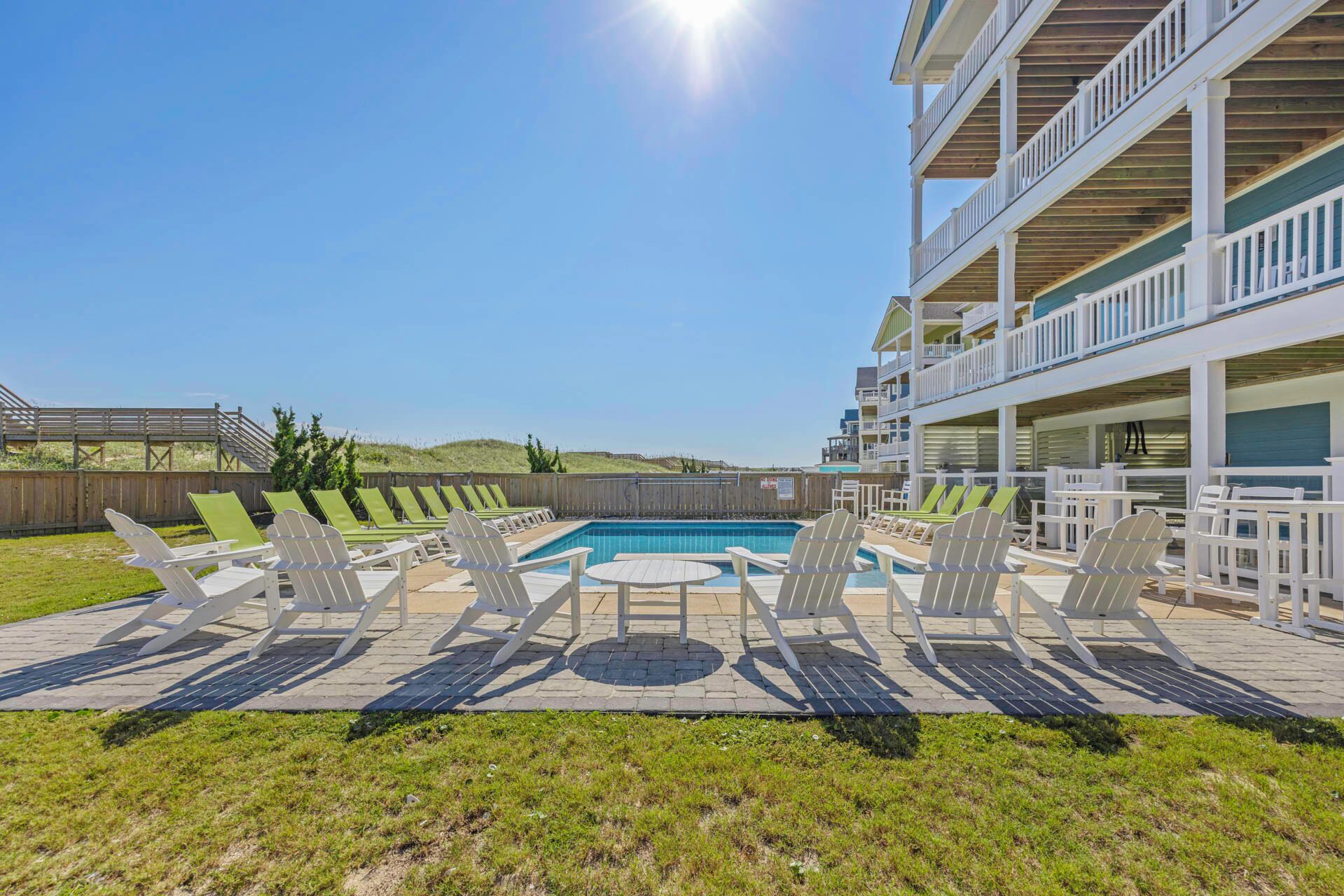 Utendørsbasseng og et oppvarmet basseng