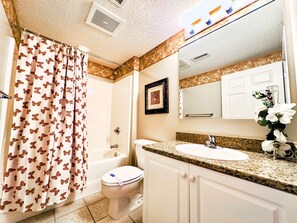 Jetted tub, towels