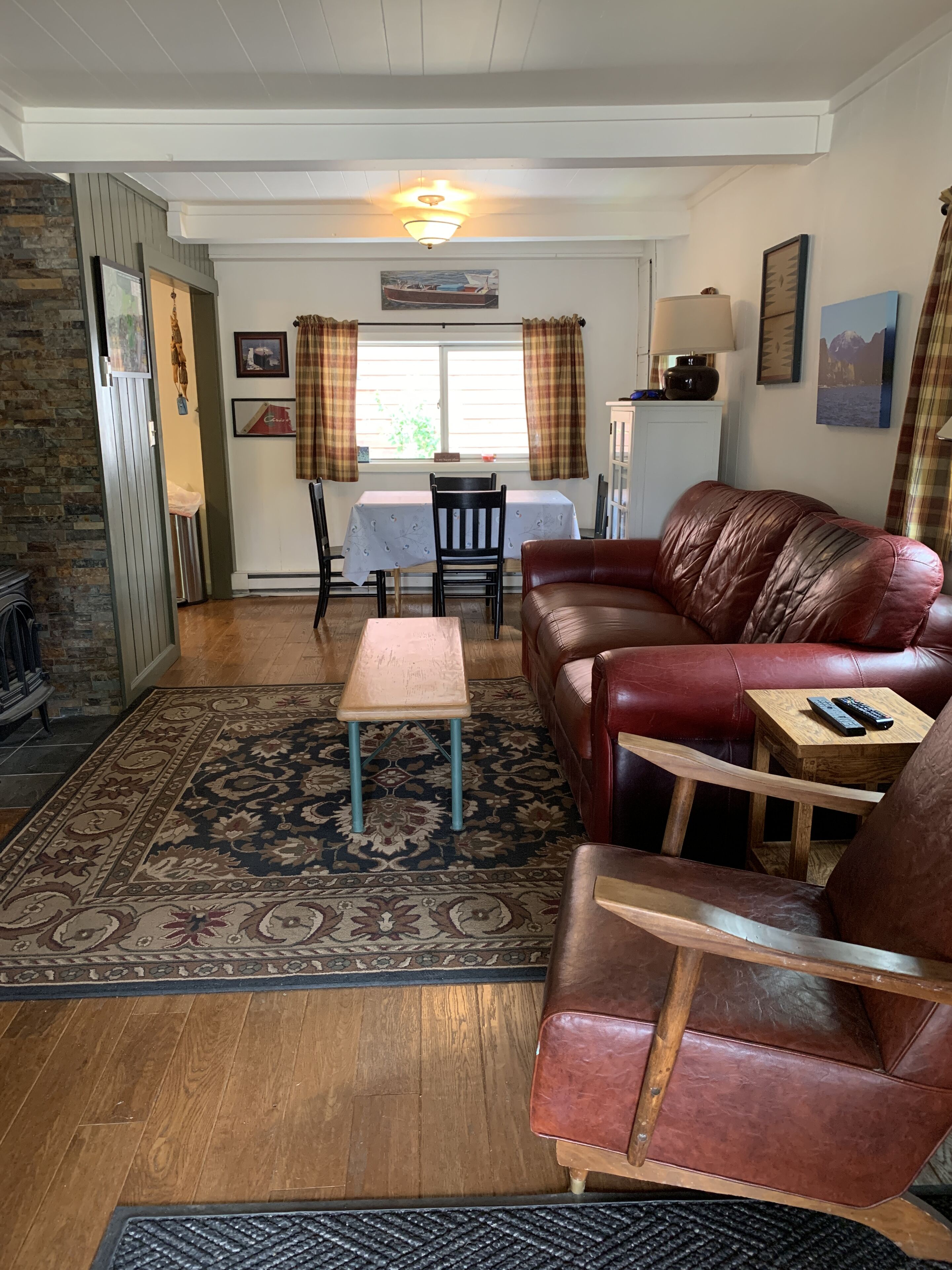 Best Location in Town! Walk to everything! Cozy Historic Cabin in Grand Lake