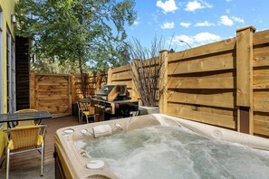 Outdoor dining - Bluebird Day - Haven (Bend)