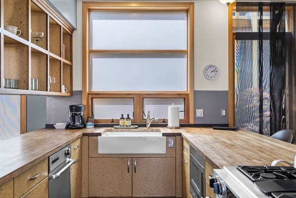 Fridge, microwave, oven, dishwasher