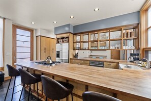 Frigorifero, microonde, forno, lavastoviglie