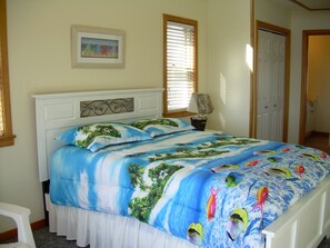 4 室のベッドルーム、WiFi (無料)、ベッドシーツ