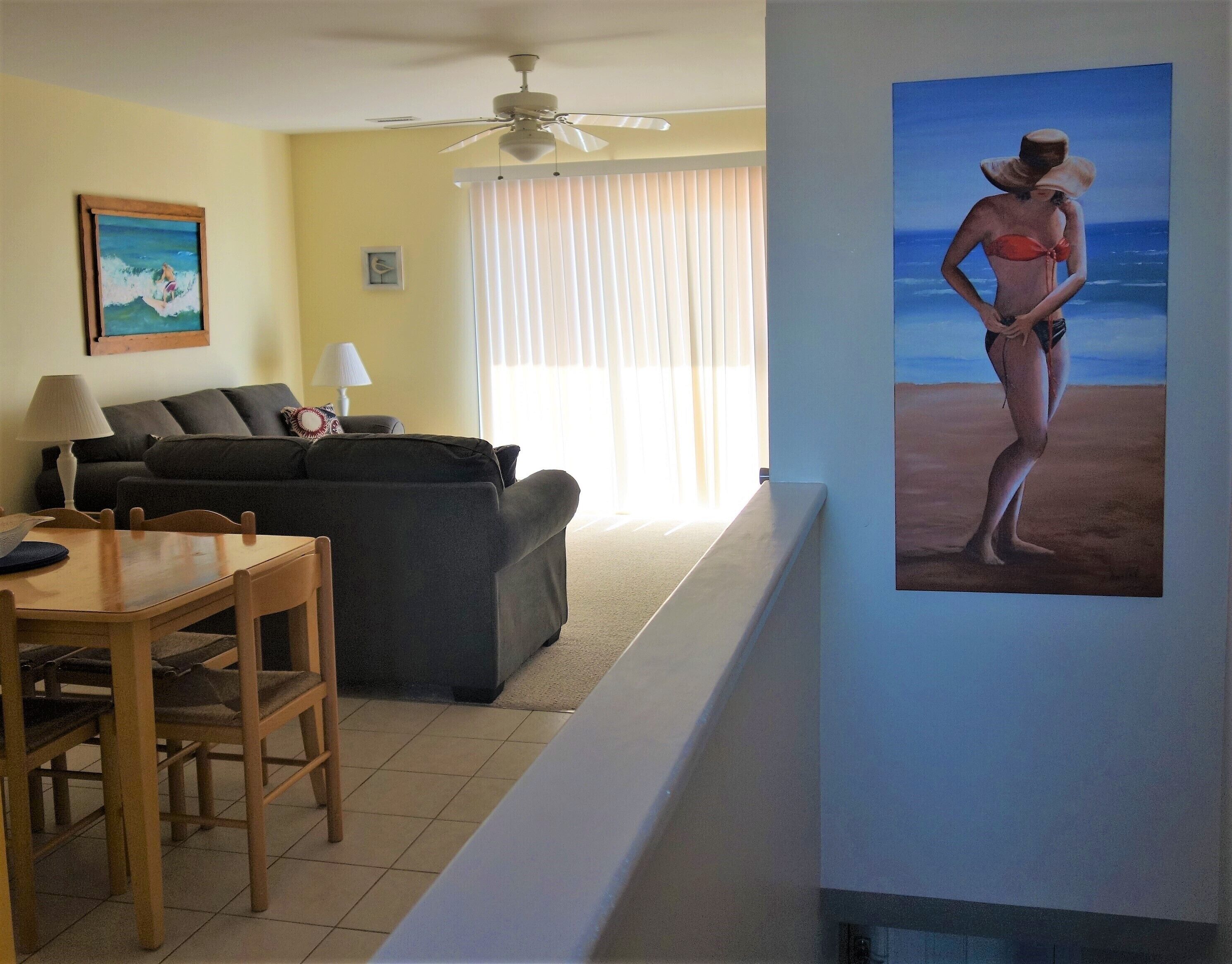 BEAUTIFUL  TOWNHOME JUST STEPS FROM THE BEACH WAITING FOR YOU