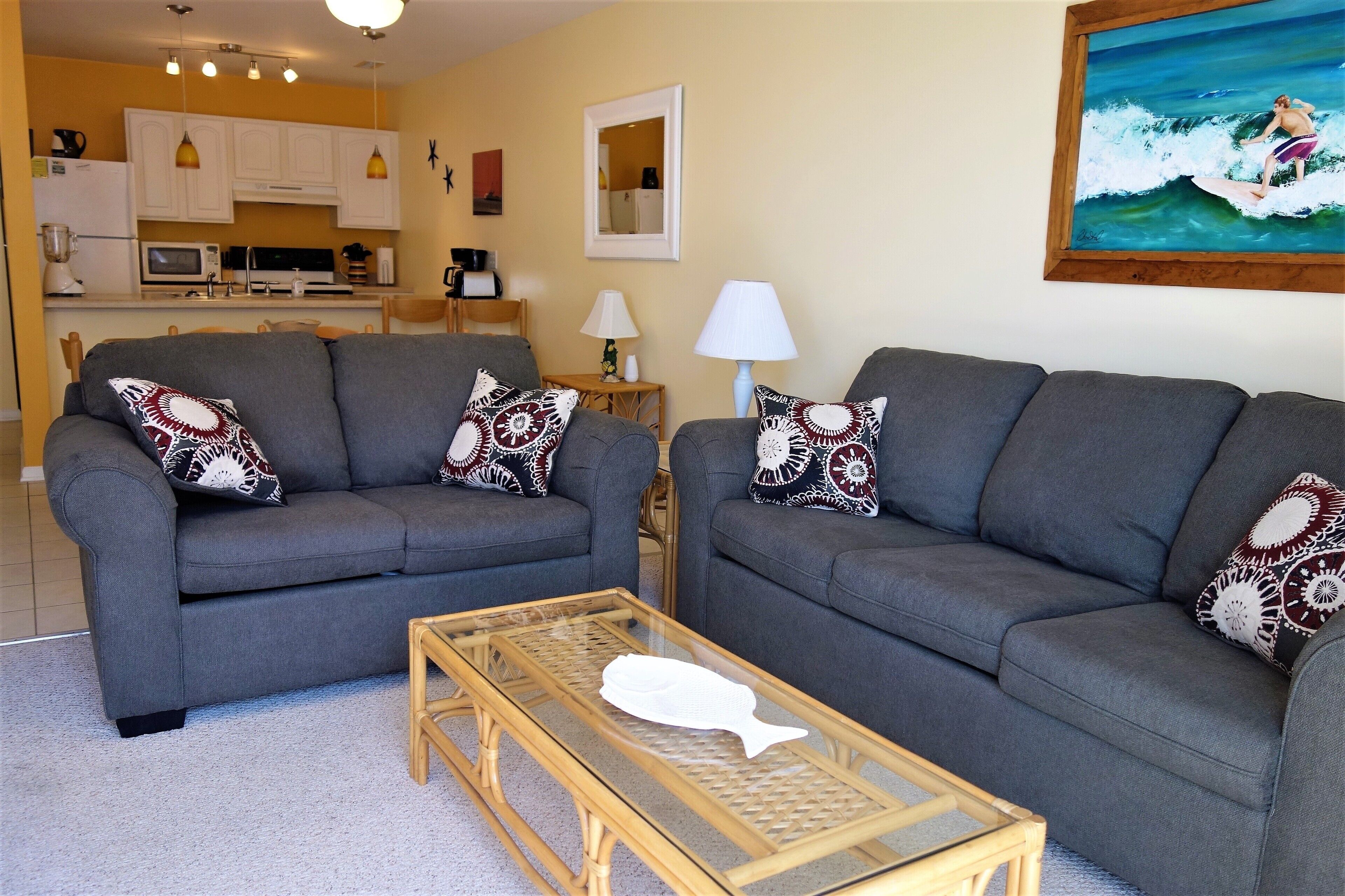 BEAUTIFUL  TOWNHOME JUST STEPS FROM THE BEACH WAITING FOR YOU