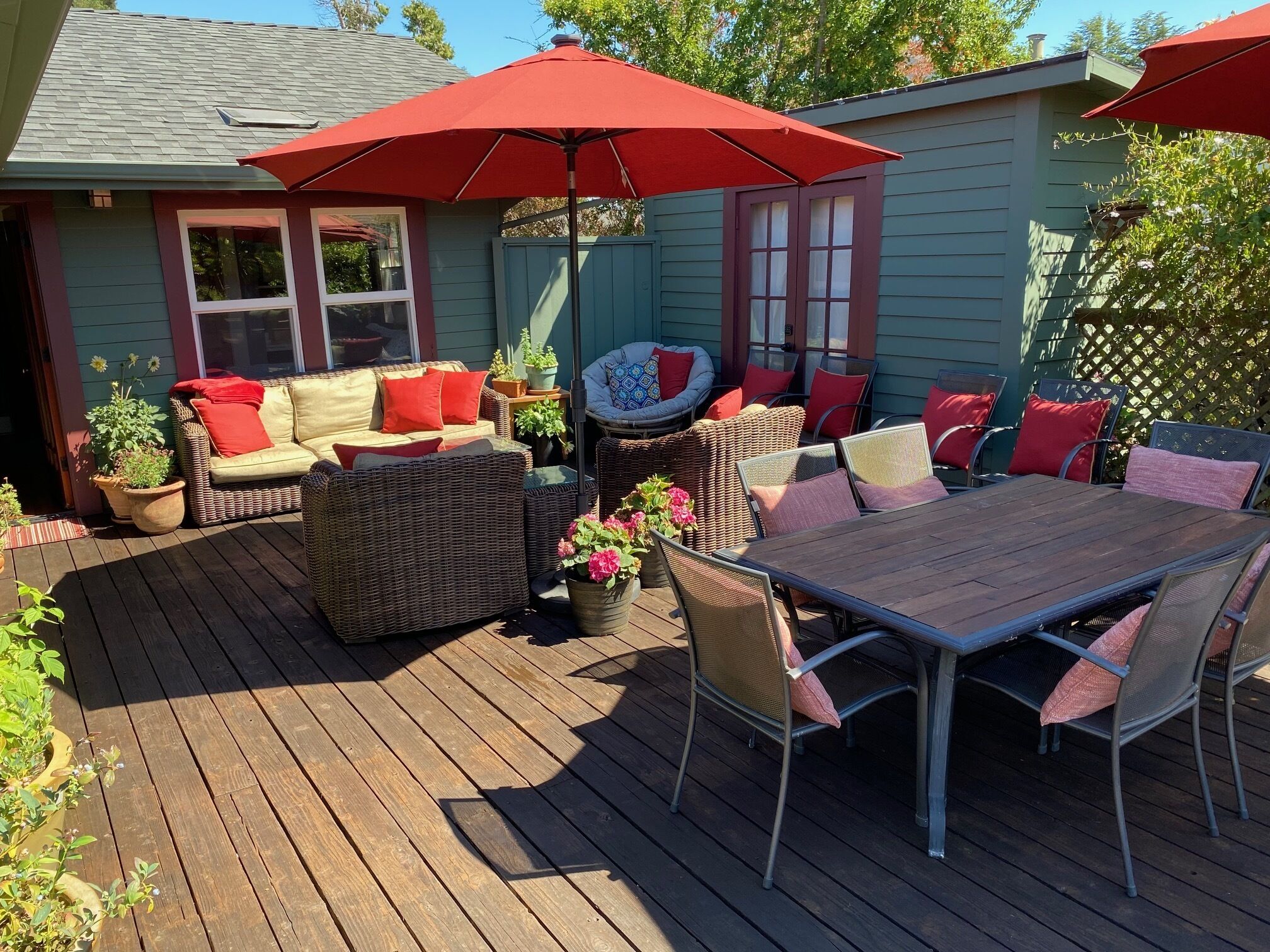 Beautiful AlohaSanctuaryRentalHomes. Com for discounts.