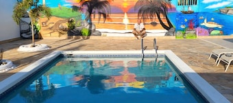 2min walk to Tres Trapi, Boca Catalina & Malmok Beach. Family friendly!!