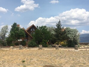 المنشأة من الخارج